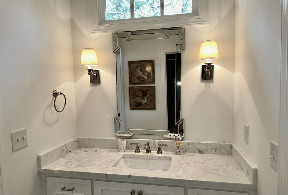 Renovated Buckhead Retreat - Atlanta, Georgia