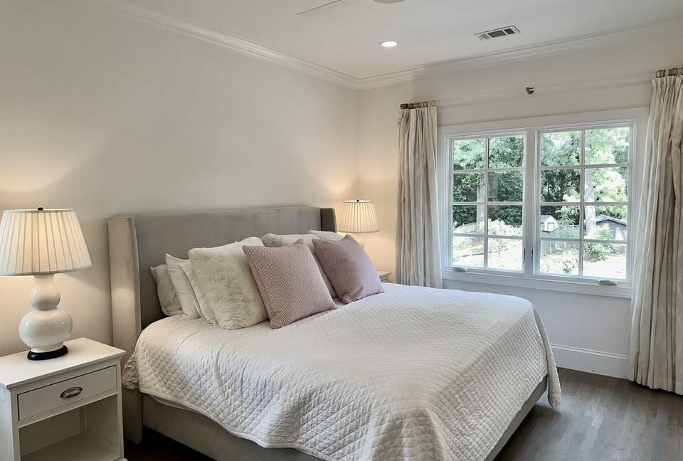 Renovated Buckhead Retreat - Atlanta, Georgia