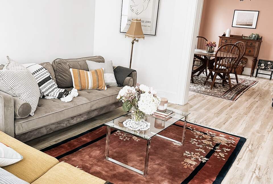 Elegant Designer Home 20 minutes to NYC w Parking! - Harrison, New Jersey