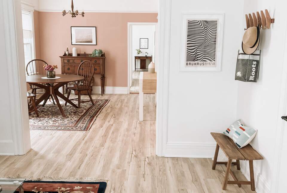 Elegant Designer Home 20 minutes to NYC w Parking! - Harrison, New Jersey