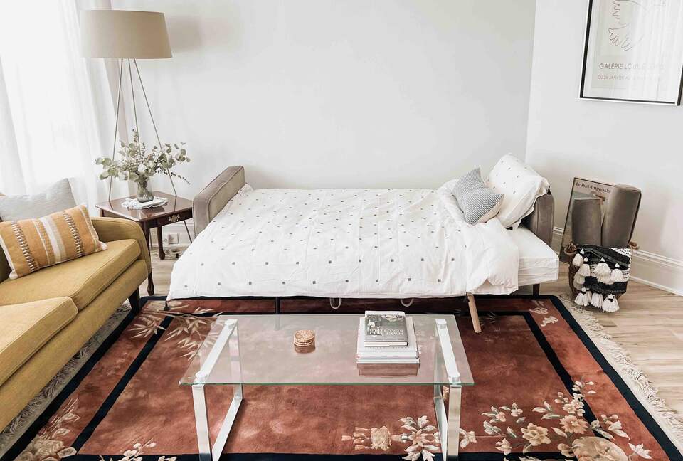 Elegant Designer Home 20 minutes to NYC w Parking! - Harrison, New Jersey