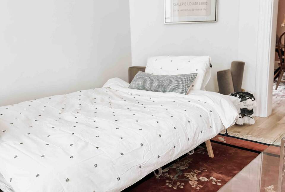 Elegant Designer Home 20 minutes to NYC w Parking! - Harrison, New Jersey