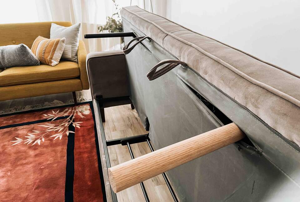 Elegant Designer Home 20 minutes to NYC w Parking! - Harrison, New Jersey