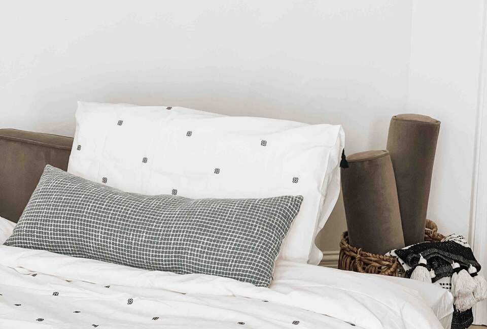 Elegant Designer Home 20 minutes to NYC w Parking! - Harrison, New Jersey