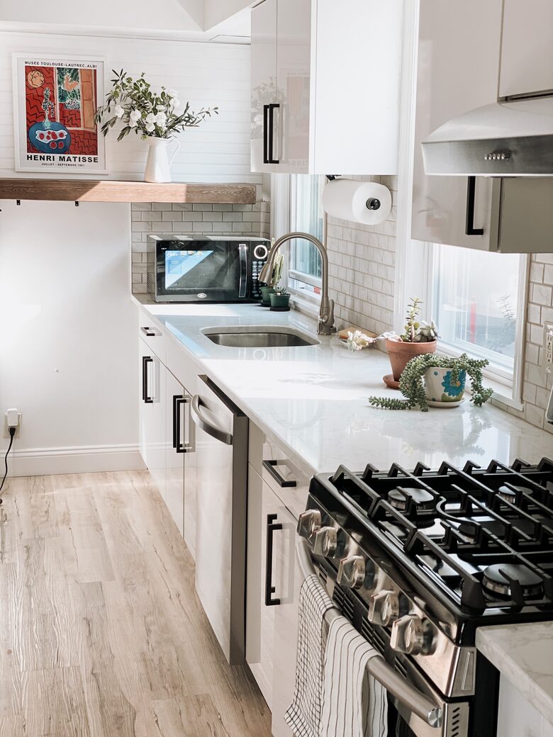 Elegant Designer Home 20 minutes to NYC w Parking! - Harrison, New Jersey