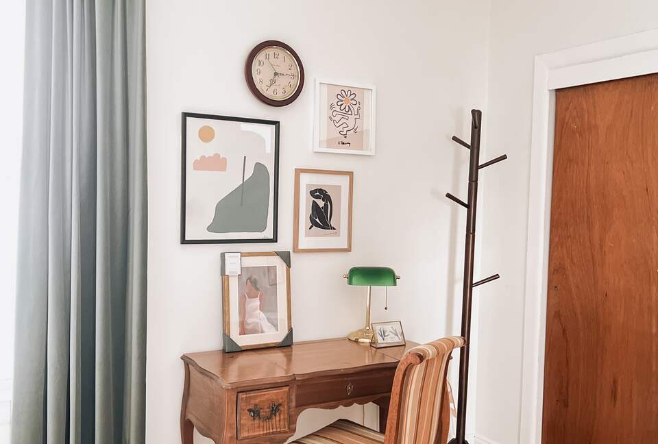 Elegant Designer Home 20 minutes to NYC w Parking! - Harrison, New Jersey