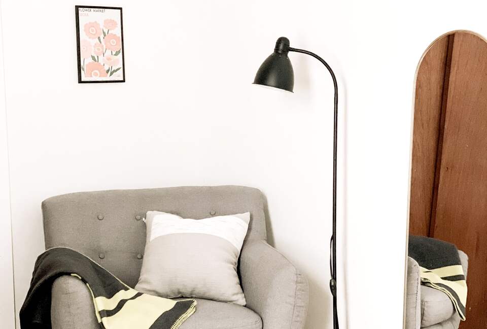 Elegant Designer Home 20 minutes to NYC w Parking! - Harrison, New Jersey