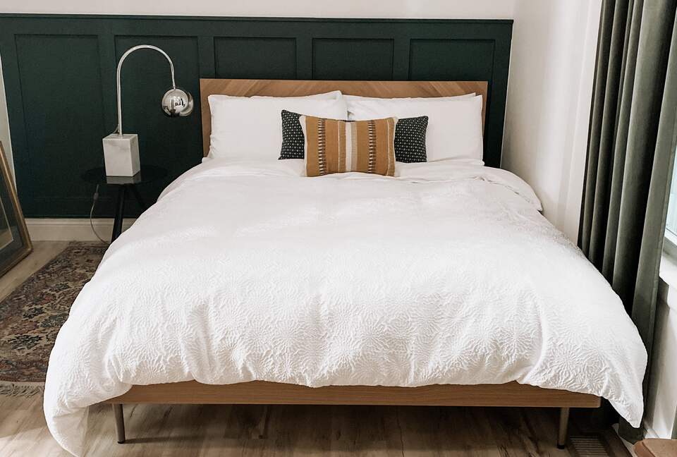 Elegant Designer Home 20 minutes to NYC w Parking! - Harrison, New Jersey