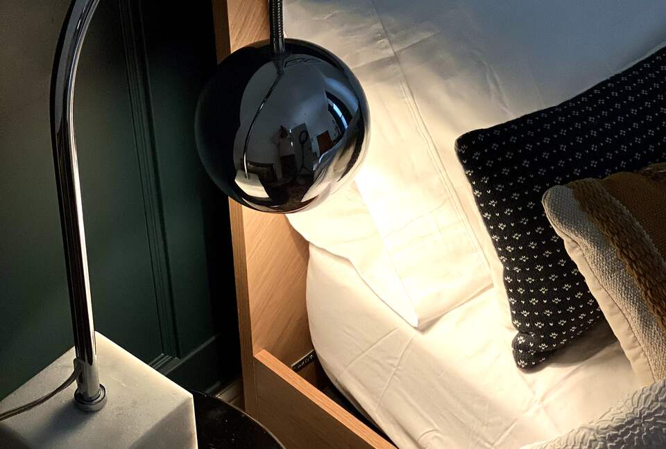 Elegant Designer Home 20 minutes to NYC w Parking! - Harrison, New Jersey