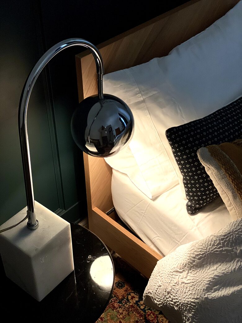 Elegant Designer Home 20 minutes to NYC w Parking! - Harrison, New Jersey