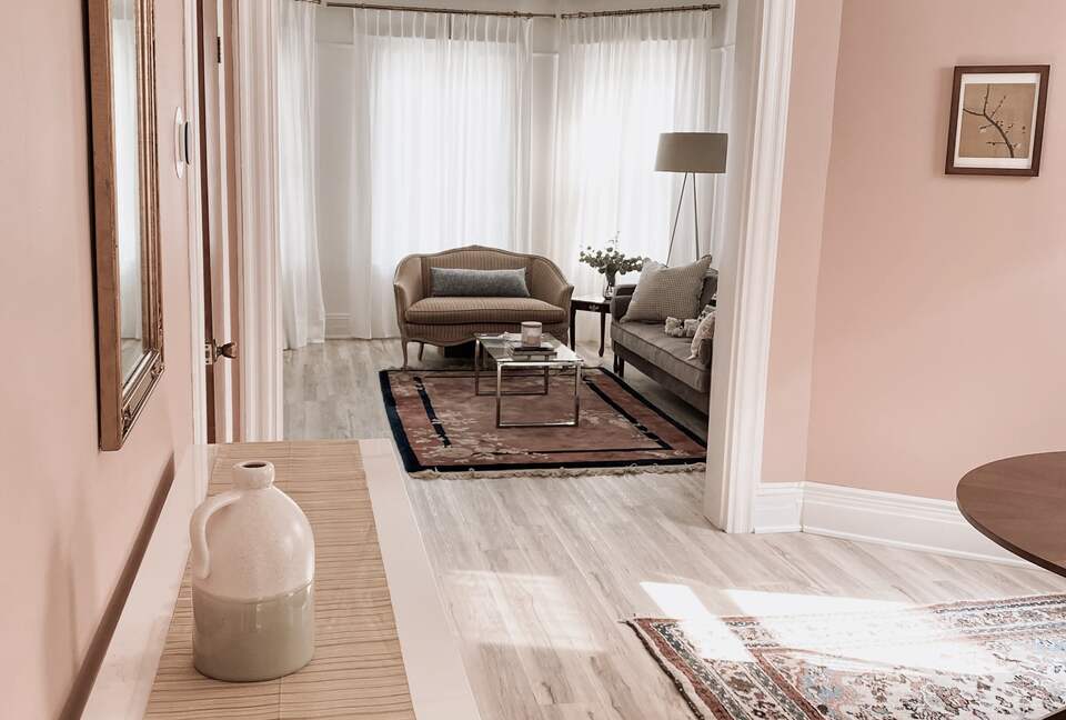 Elegant Designer Home 20 minutes to NYC w Parking! - Harrison, New Jersey