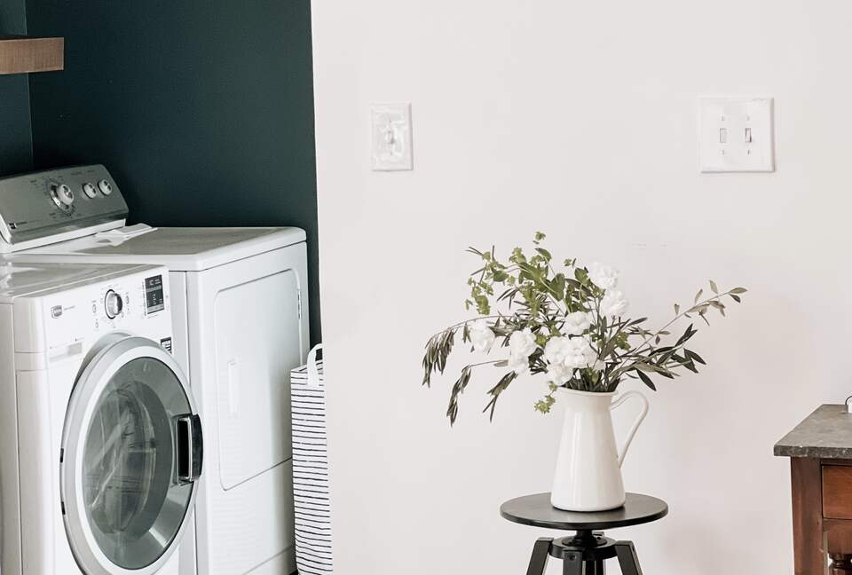 Elegant Designer Home 20 minutes to NYC w Parking! - Harrison, New Jersey