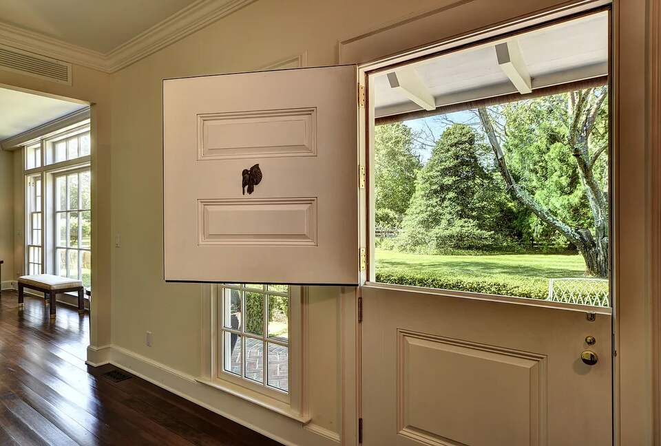 Hamptons Luxury House with Pool/Hot tub and Mature Garden 8 min walk to Beach - East Hampton, New York