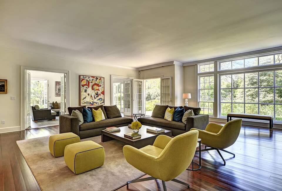 Hamptons Luxury House with Pool/Hot tub and Mature Garden 8 min walk to Beach - East Hampton, New York