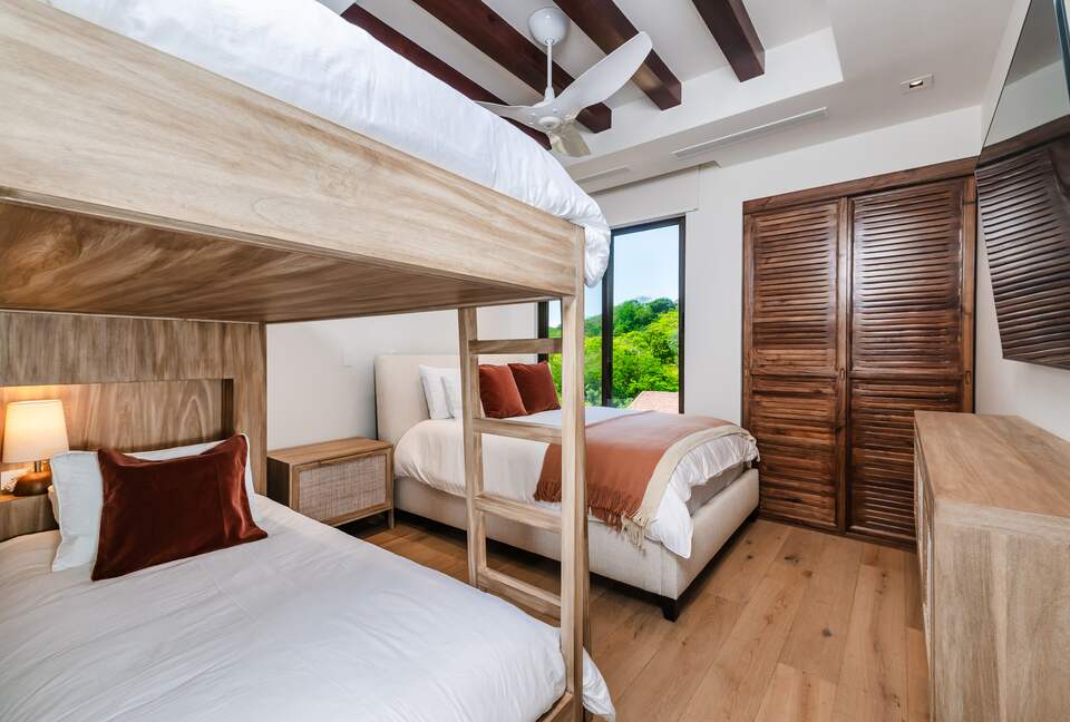 Bedroom #3 - Queen plus Twin Bunkbeds