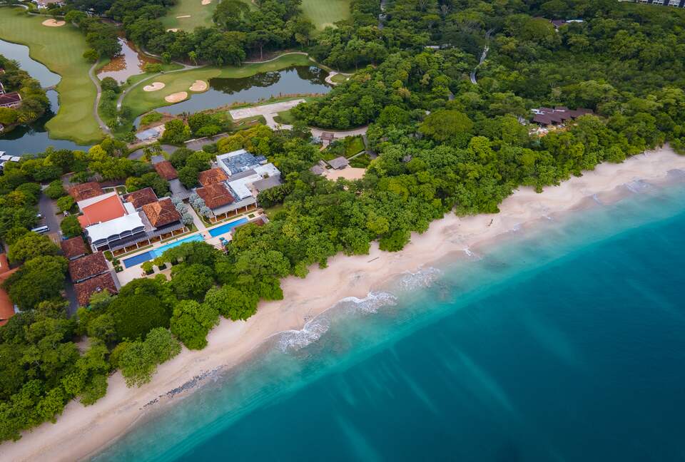 Beach Club - Pools, Spa, Restaurant, Bar.... Beach