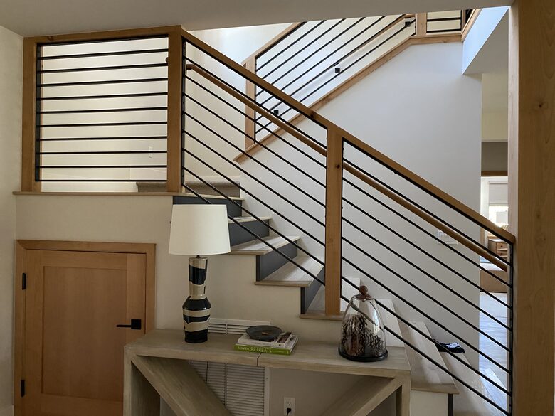 Mountain Modern Home Minutes From Ski Resorts and Lake Tahoe - Truckee, California