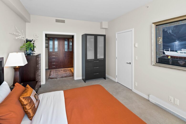 The Sovereign Luxury Condo with Stunning Vistas - availability very flexible - Victoria, Canada