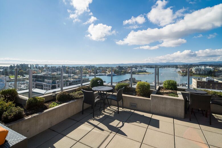 Shared roof top deck