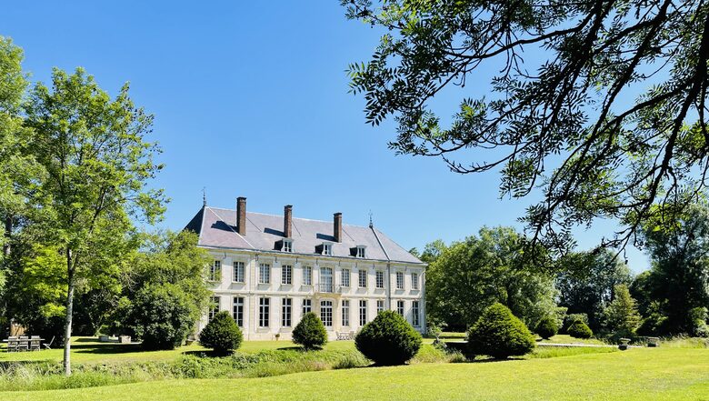 Château d'Isle-sur-Marne (R) - Isle sur Marne, France