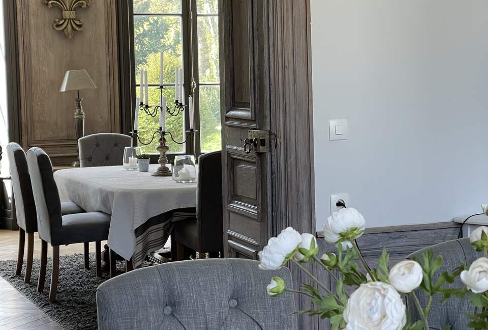 Château d'Isle-sur-Marne (R) - Isle sur Marne, France