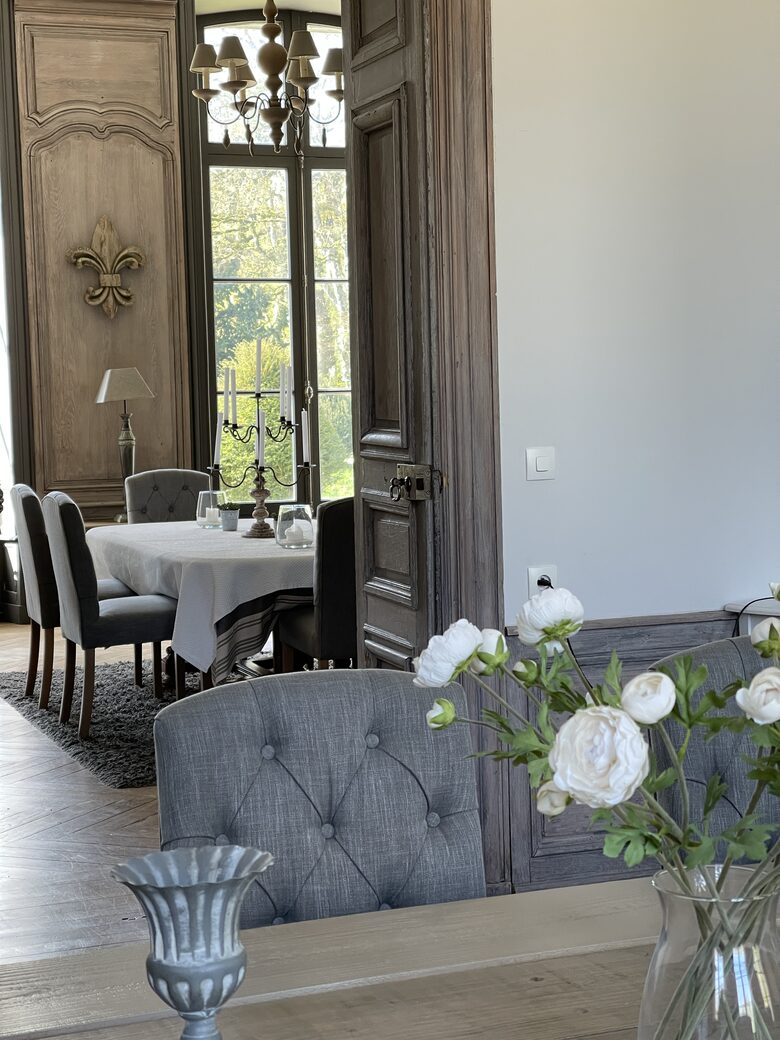 Château d'Isle-sur-Marne (R) - Isle sur Marne, France