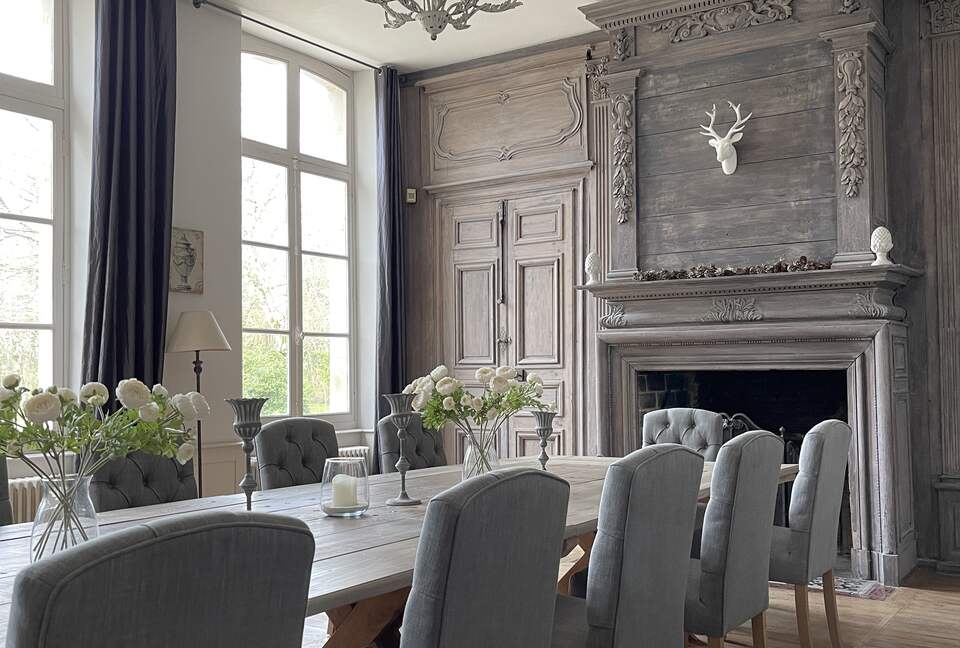 Château d'Isle-sur-Marne (R) - Isle sur Marne, France