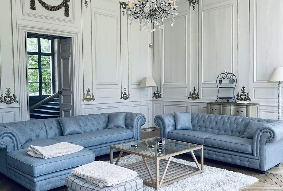 Château d'Isle-sur-Marne (R) - Isle sur Marne, France