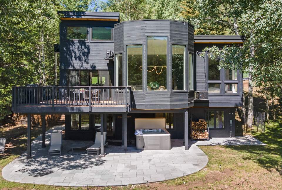 Beautifully Remodeled Mid-Century Modern Vail Home - Vail, Colorado