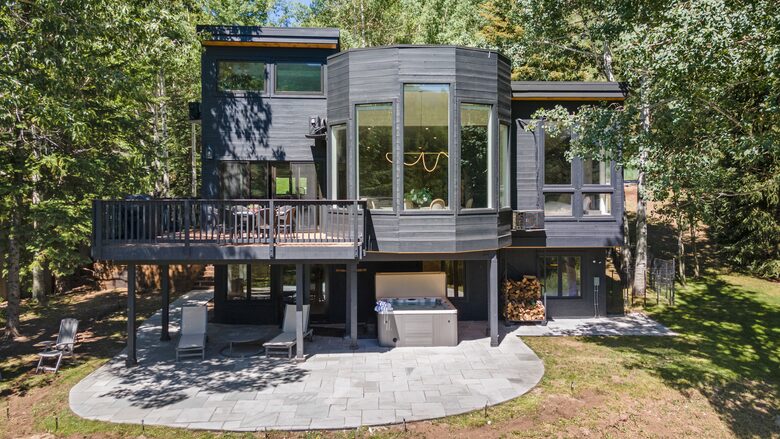 Beautifully Remodeled Mid-Century Modern Vail Home - Vail, Colorado