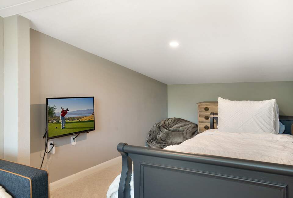 Beautifully Remodeled Mid-Century Modern Vail Home - Vail, Colorado