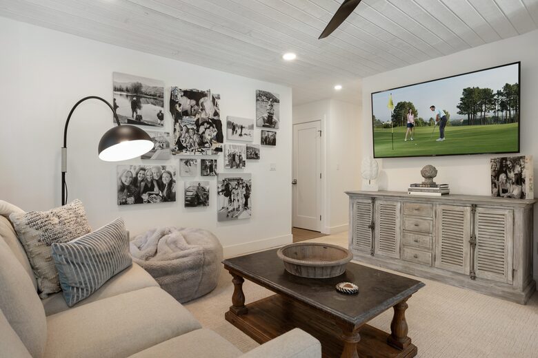 Beautifully Remodeled Mid-Century Modern Vail Home - Vail, Colorado