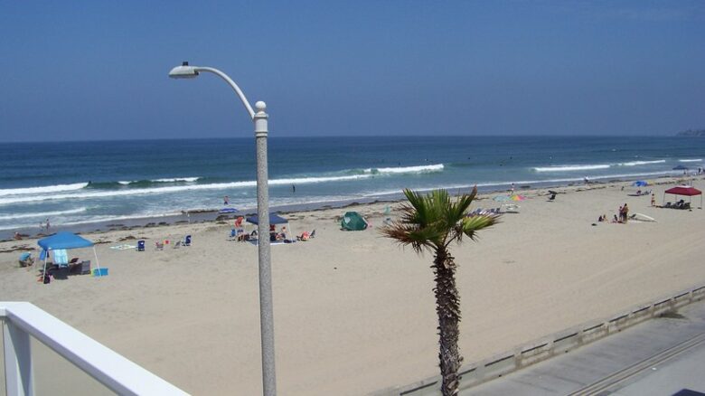 Mission Beach Oceanfront - San Diego (Mission Beach), California