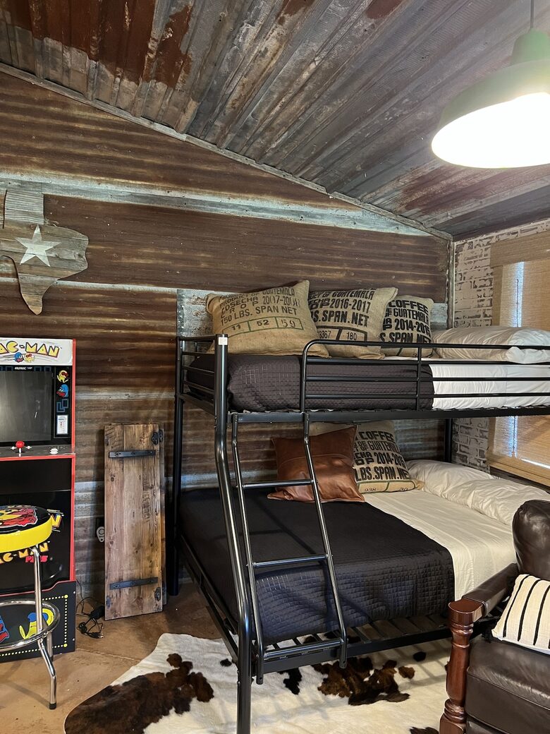 Private Getaway with a Game Room - Near Frio River - Leakey, Texas