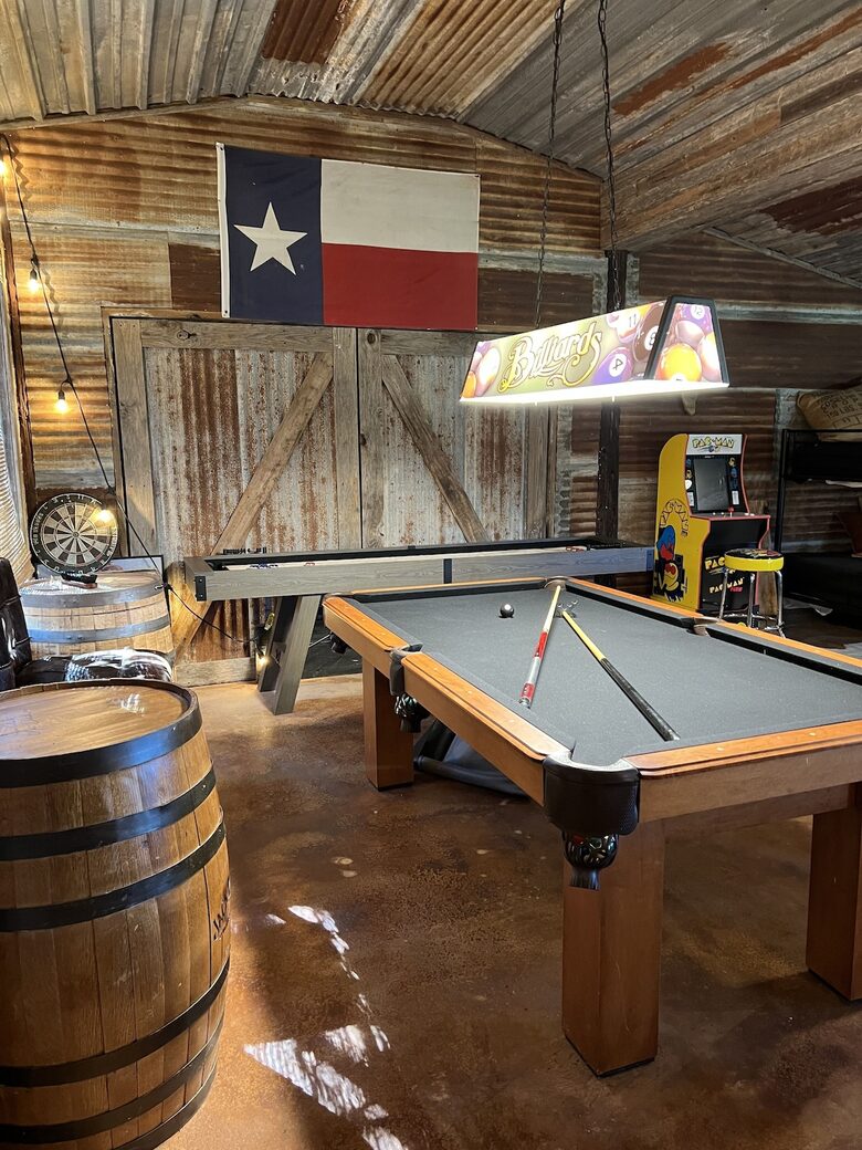 Private Getaway with a Game Room - Near Frio River - Leakey, Texas