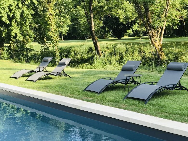 Château d'Isle-sur-Marne (R) - Isle sur Marne, France