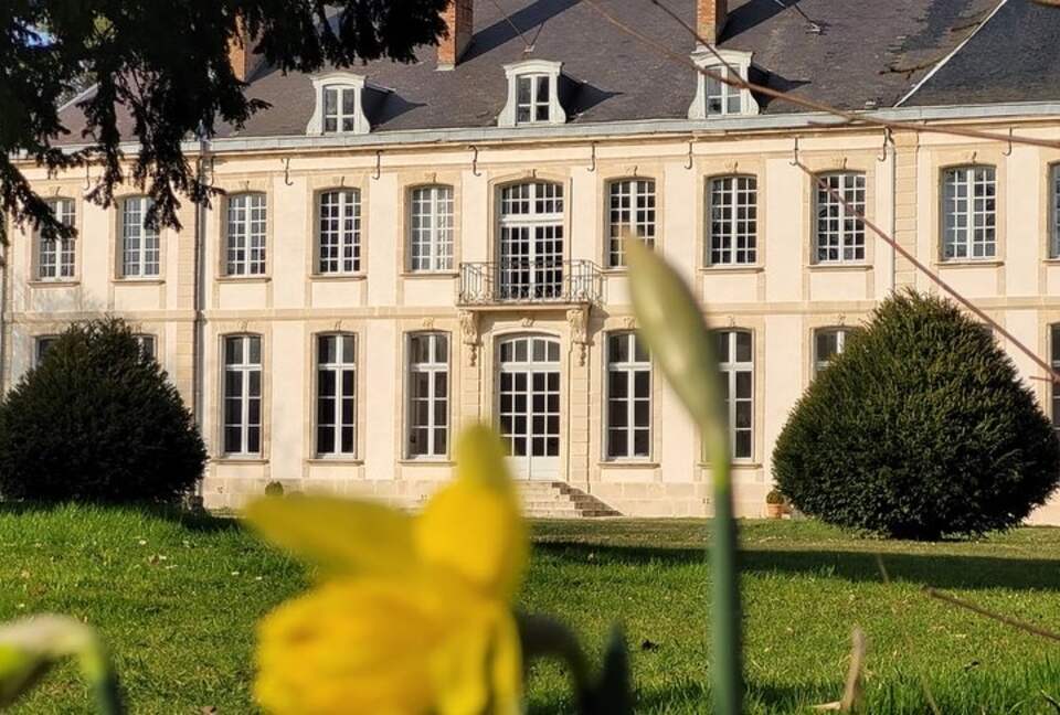 Château d'Isle-sur-Marne (R) - Isle sur Marne, France