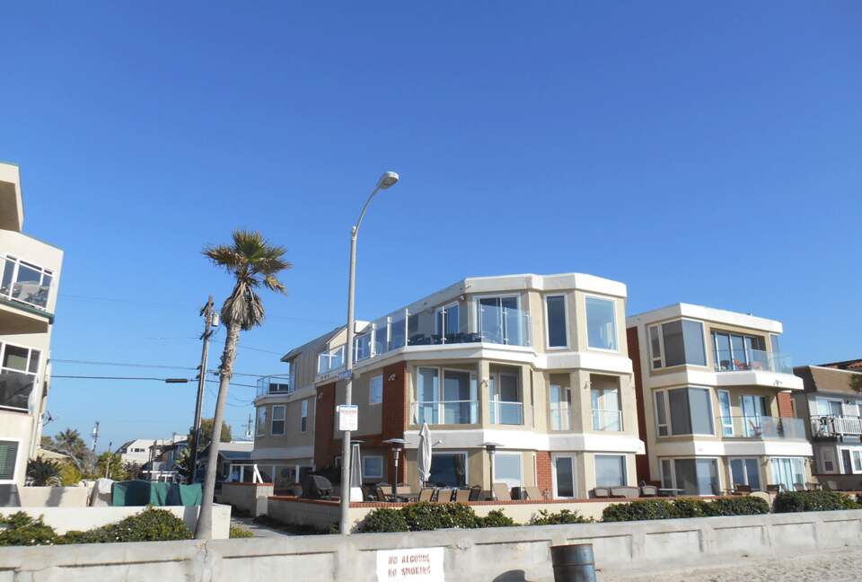 Mission Beach Oceanfront - San Diego (Mission Beach), California