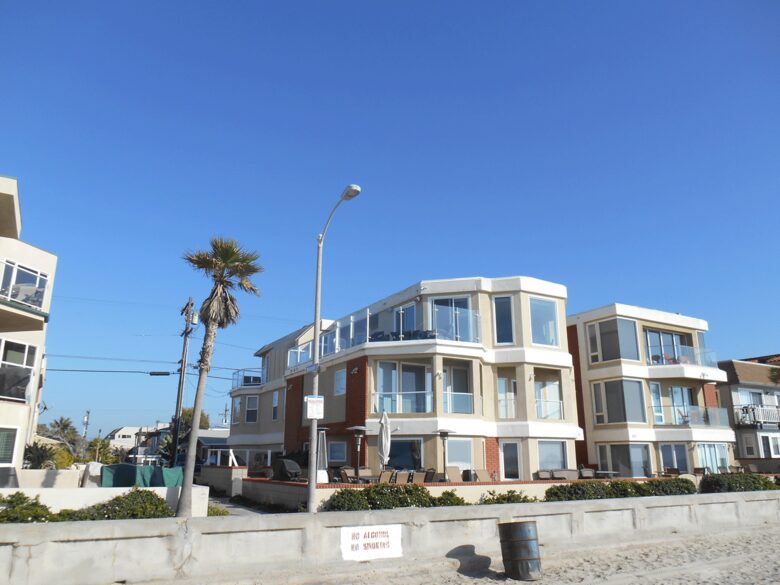 Mission Beach Oceanfront - San Diego (Mission Beach), California