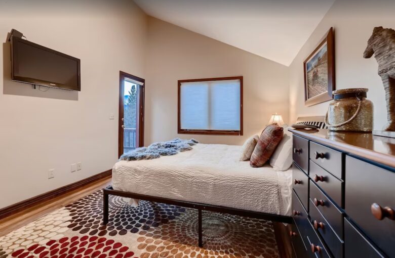 Ullr Haus with Sauna + Private Hot Tub + Views - Breckenridge, Colorado