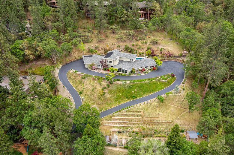 Wine Country Estate in Artist's Enclave - Ashland, Oregon