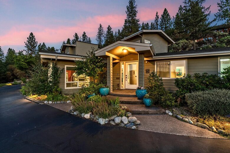 Wine Country Estate in Artist's Enclave - Ashland, Oregon