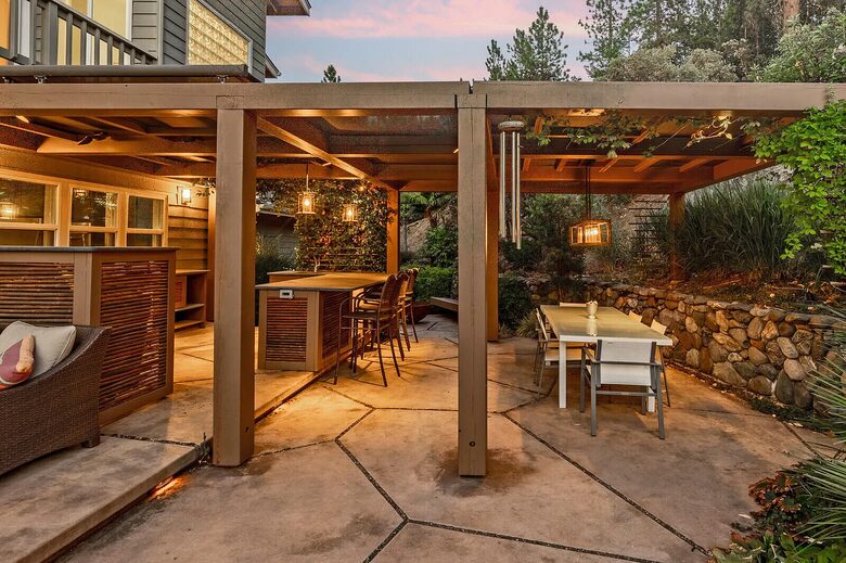 Wine Country Estate in Artist's Enclave - Ashland, Oregon