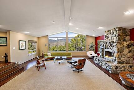 Wine Country Estate in Artist's Enclave - Ashland, Oregon