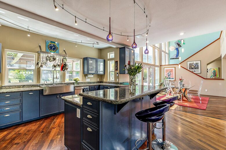 Wine Country Estate in Artist's Enclave - Ashland, Oregon