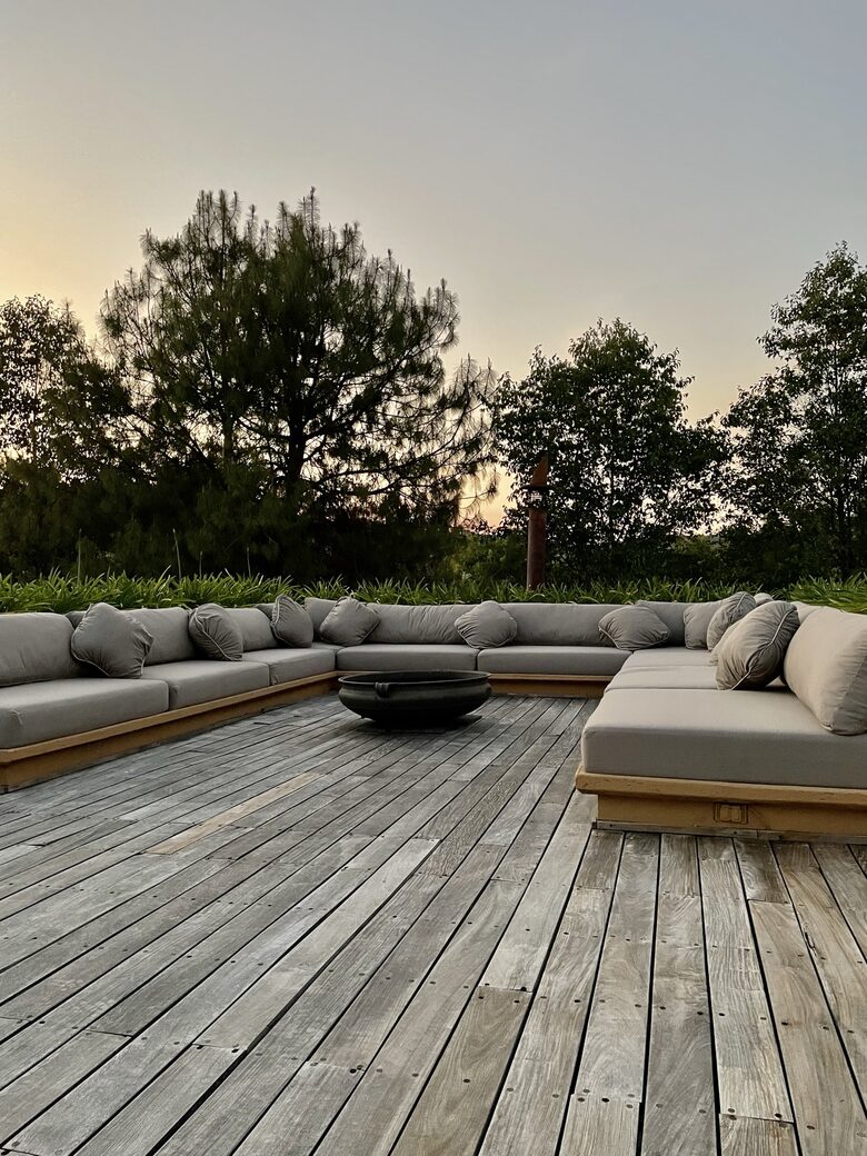FIre pit with 180 degrees view of mountains