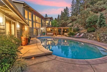 Wine Country Estate in Artist's Enclave - Ashland, Oregon