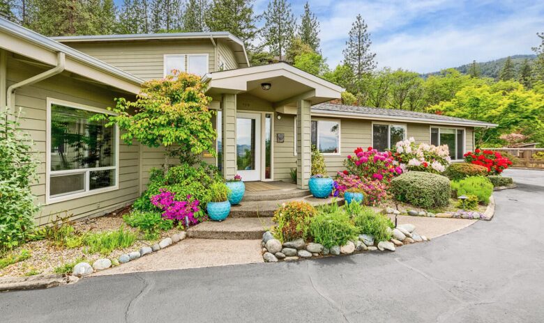 Wine Country Estate in Artist's Enclave - Ashland, Oregon