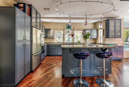 Wine Country Estate in Artist's Enclave - Ashland, Oregon