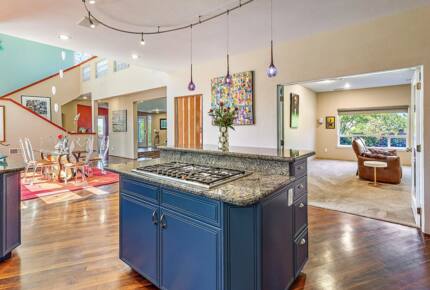 Wine Country Estate in Artist's Enclave - Ashland, Oregon